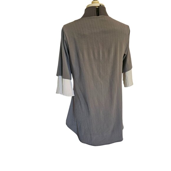 Timorra Artsy Gray Blouse With Layered Pleated Sleeves & Vibrant Embroidery XXL - Picture 3 of 11